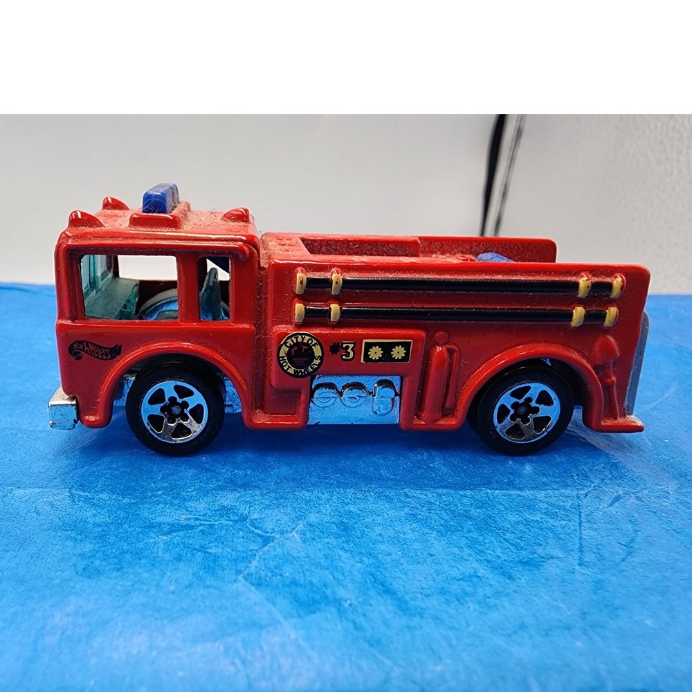 Matchbox 1998 International Pumper Fire Truck Red City of Hot Wheels 1:100 Scale